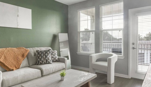 Landing | Beautiful 2BD, Gym