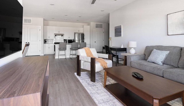 Landing | Beautiful 2BD, Pool in Tice