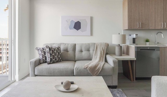 Landing | Chic 1BD, Gym