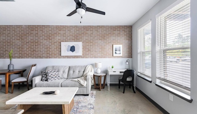 Landing | Chic 1BD, Yoga Studio, Game Room in Bellview