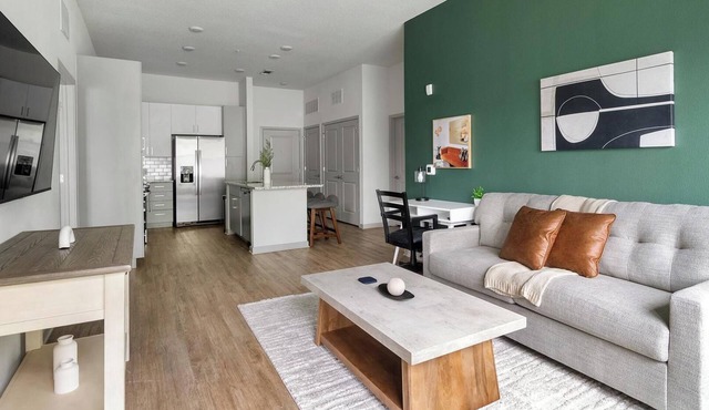 Landing | Chic 2BD, Gym, Clubhouse in Jacksonville
