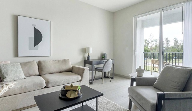 Landing | Chic 2BD, Tennis Court, Yoga Studio