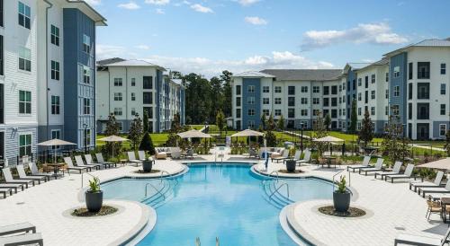 Landing Incredible 1BD Pool Game Room in Freeport