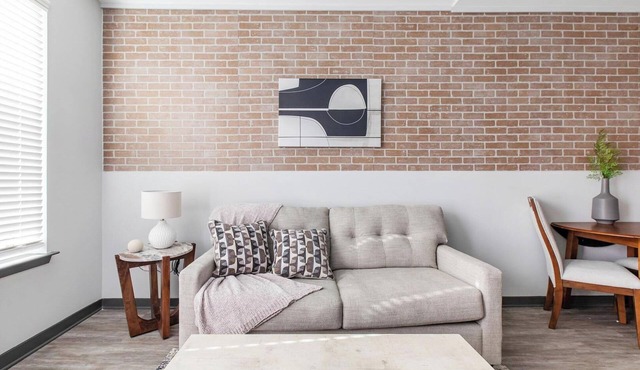 Landing | Modern 1BD, Pool, Gym