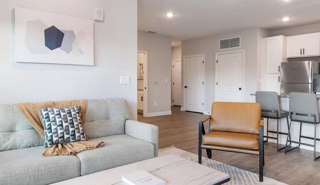Landing | Modern 1BD, Pool, Gym in Palm Bay