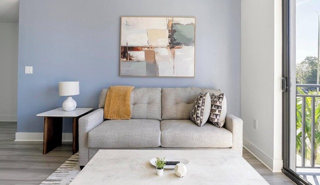 Landing | Modern 2BD, Rooftop Lounge, Gym