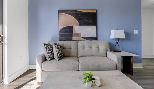 Landing | Modern 2BD, Rooftop Lounge, Game Room