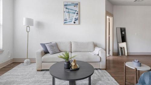 Landing - Modern Apartment with Amazing Amenities (ID1218X453) in Birmingham