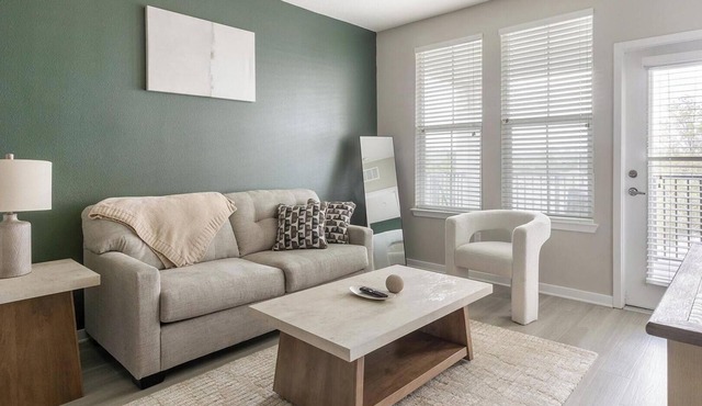 Landing | Modern 2BD, Gym