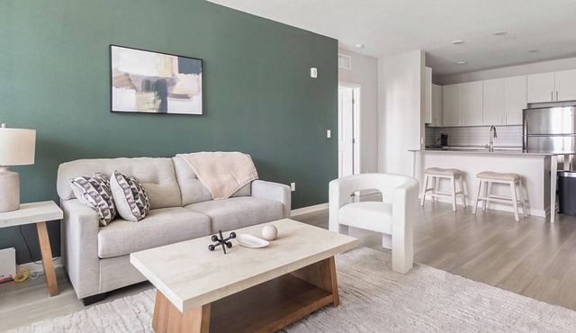 Landing | Modern 3BD, Gym