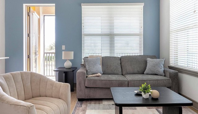 Landing | Spectacular 2BD, Clubhouse, Courtyard