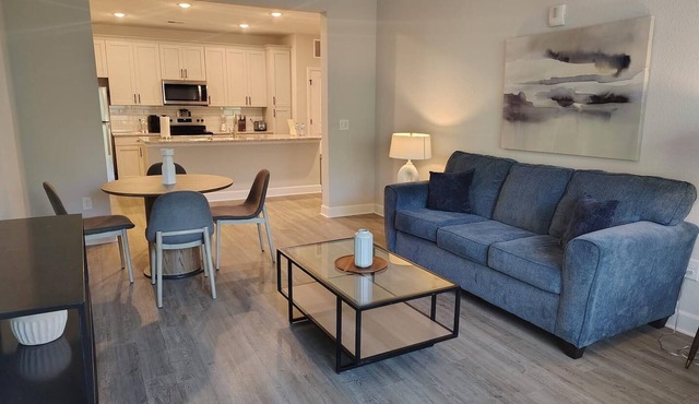 Landing | Spectacular 3BD, Gym, Pool