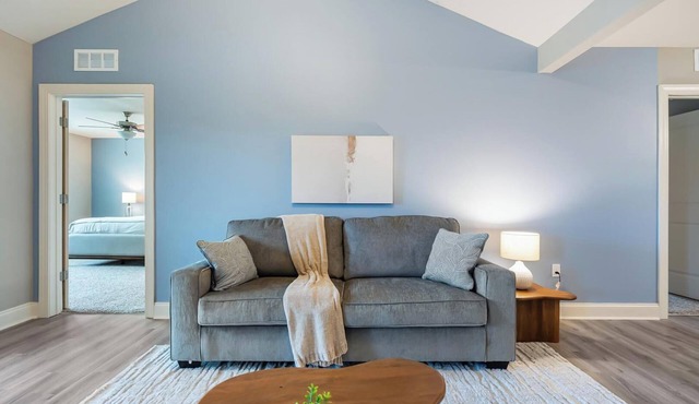 Landing | Spectacular 3BD, Pool, Clubhouse