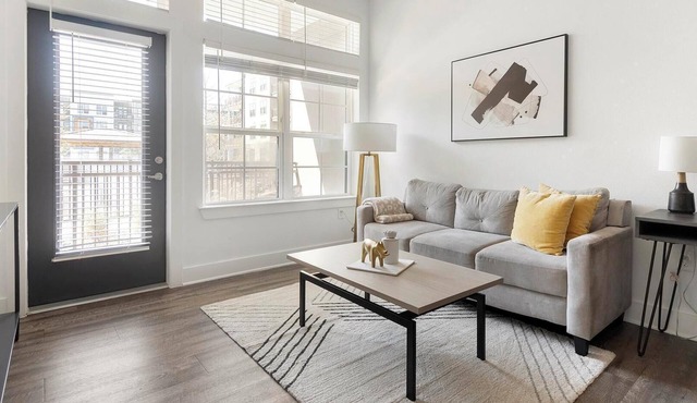 Landing | Stunning 1BD, Pool, Gym