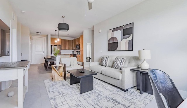 Landing | Stunning 2BD, Pool, Gym