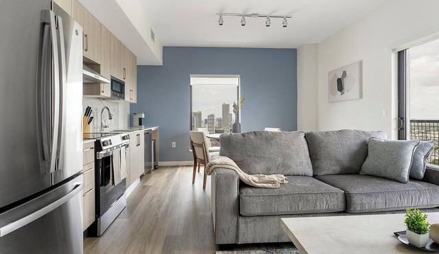 Landing | Stunning 2BD, Pool in Miami