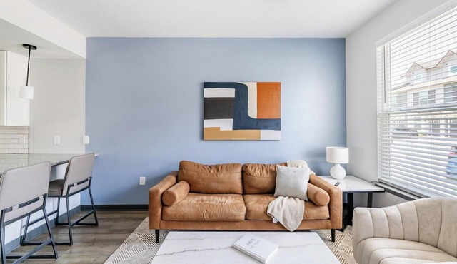 Landing | Stunning 3BD, Pool, Game Room