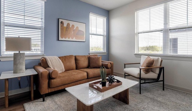 Landing | Stunning 2BD, Clubhouse, Pool