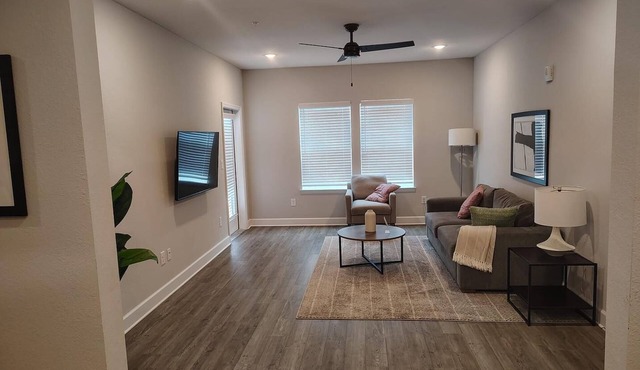 Landing | Stylish 2BD, Pool, Gym
