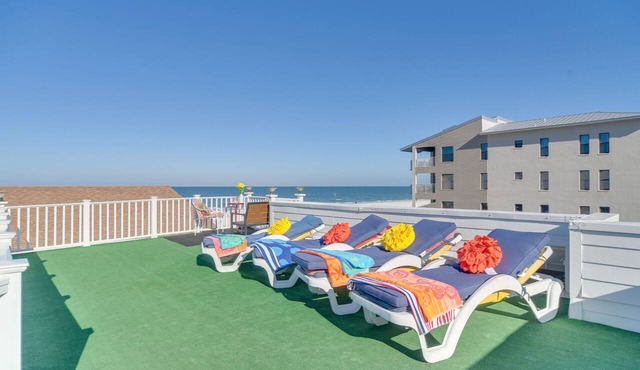 Large 6BR Beach House with Water Views