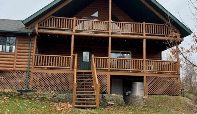 Large Pet-Friendly Family Cabins in Garrison