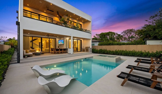 Las Olas nights, beach days — right at your door!