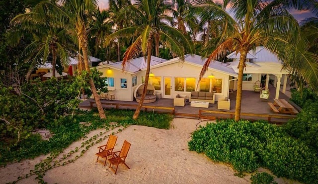 Limefish Luxury | Gulf Front Pool | Sunset Views | Beach Access in Holmes Beach