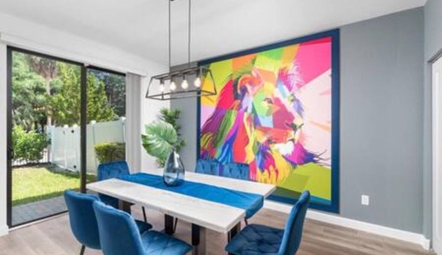Lion's Den: Luxurious 2/2.5 Resort Townhouse