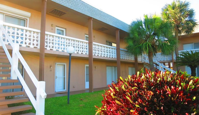 LIVIN' THE DREAM 1ST FLOOR CONDO, STEPS TO THE BEACH HEATED POOL, PRIME LOCATION in Cocoa Beach