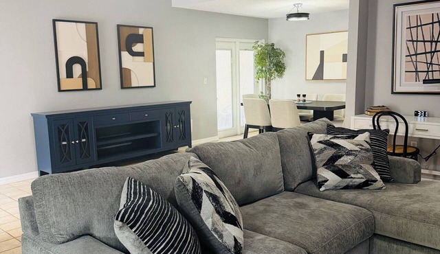 Lovely 3-bedroom condo with AC in charming Lakeland