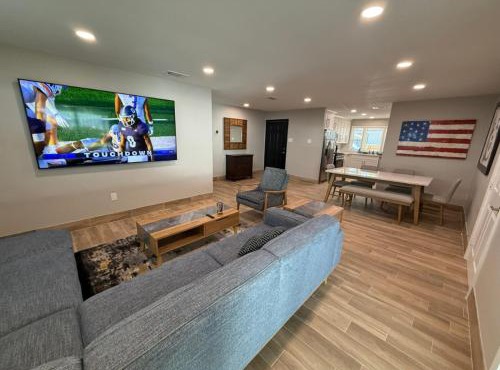LSU House - 4 bedroom sleeps 12 - On Campus