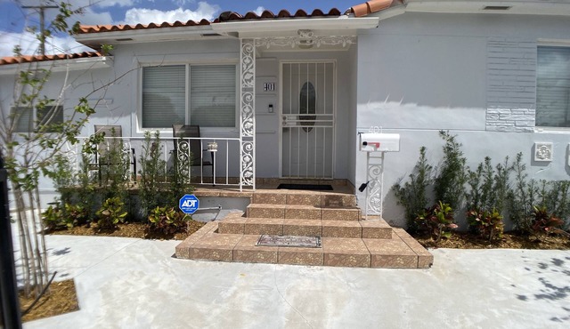 Lucky Charm 401 Vacation Rental, Vacation Home Lucky Charm 401 House Miami