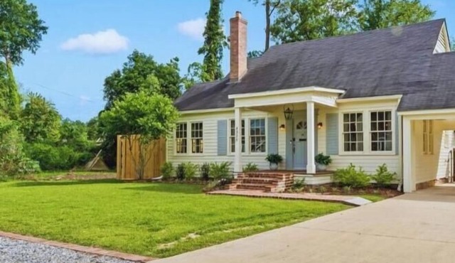 Lux 4BR Home With Putting Green-Game Room-Fire Pit in Baton Rouge