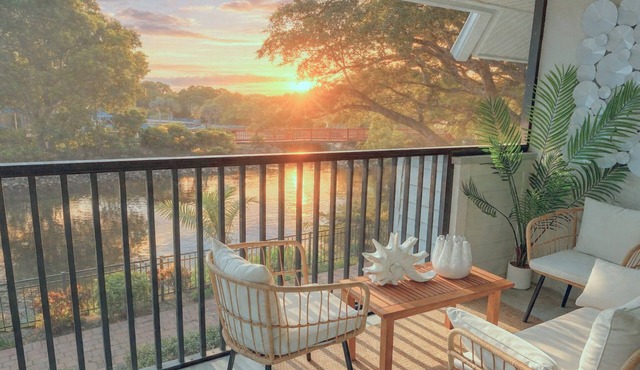 Lux Lakefront │Beach 3MIN Drive │ Resort Amenities │Pickleball │70" TVs │ Golf