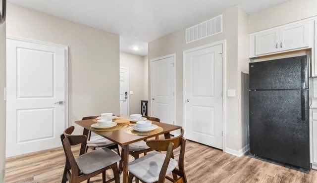 Luxe 1BR/1BA: Dive, Rest, Explore. Book Now! in Melbourne