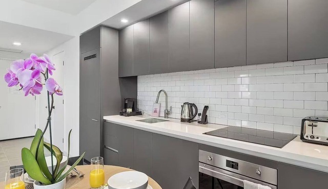 Luxe 2BR Apartment in Miami with AC
