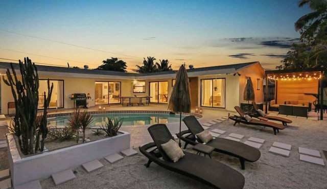 Luxe Oasis Miami Villa 10mn from Beach in Miami
