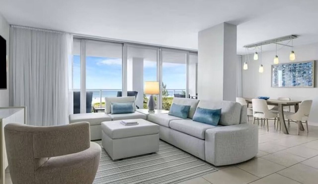 Luxurious 2 BRD/2BATH Suite in serene Marco Island in Marco Island