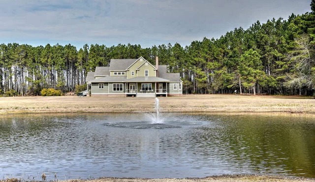 Luxurious Secluded Vineyard Estate with Private 32-Acre Vineyard & Fireplace Porch near Downtown Nashville, Georgia