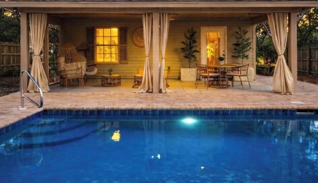Luxury 2-bedroom beach house with pool only 5 min walking to the beach
