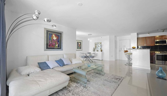 Luxury 2-bedroom apartment at Aventura Yacht Club with pool view