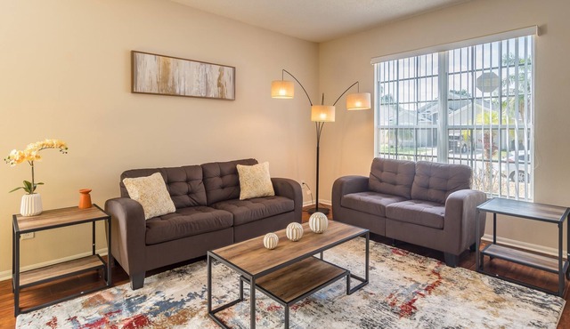 Luxury 4 bed 2 bath vacation home in Davenport FL in Davenport