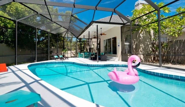 Luxury 4BR, Private Screened Pool, Near AMI