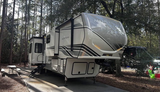 Luxury 5th Wheel RV - We deliver to you! Size Matters! Bigger is Better!