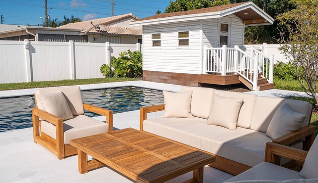 Luxury Beach Home Salt Water Pool Kid Pet Friendly in Boca Raton