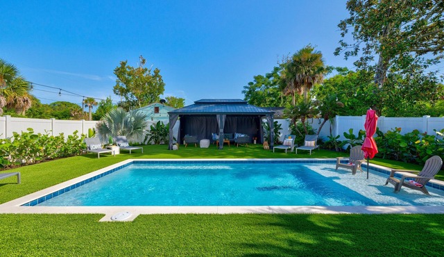 Luxury Gem | Pool, Golf Cart & Close to the Beach