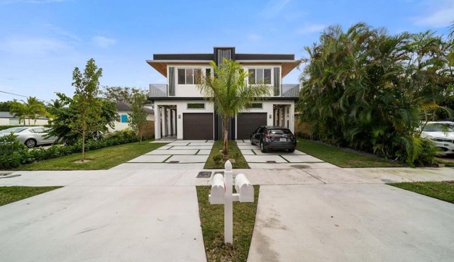 Luxury Home w 2 Pools near Beach