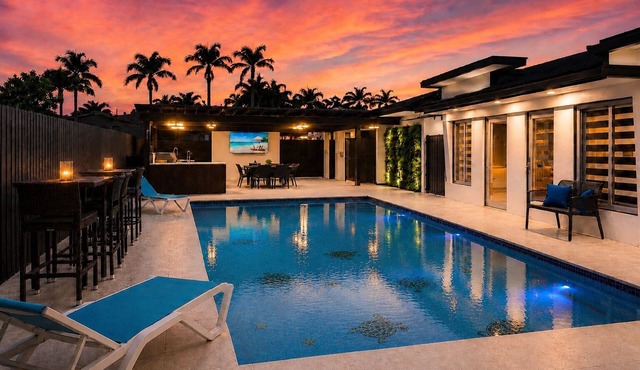 Luxury Modern Stay Hialeah Miami Area!
