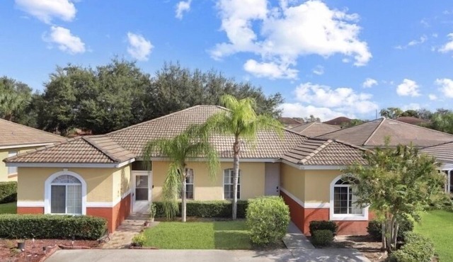 Luxury n cozy 3 bed 2 bath vacation property in a gated community