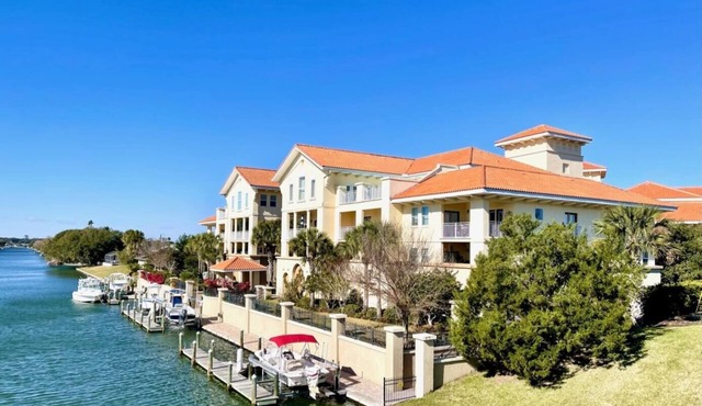 Luxury Penthouse Condo - 2500sf-3BR/3BA-Near Beach in Palm Coast